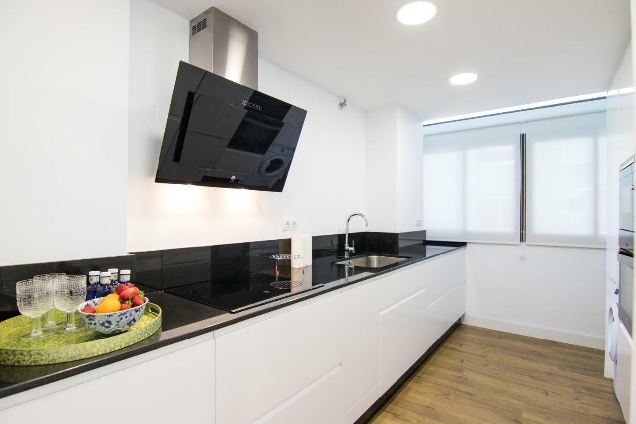 Homeforguest Stylish And Modern Apartment Overlooking Las Canteras Las Palmas de Gran Canaria Esterno foto